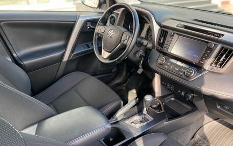 Toyota RAV4, 2017 год, 2 390 000 рублей, 11 фотография