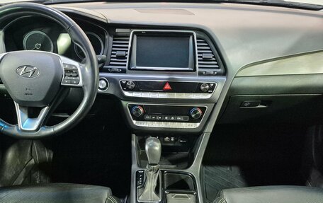 Hyundai Sonata VII, 2019 год, 1 950 000 рублей, 12 фотография