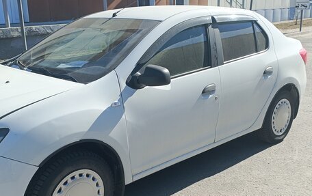 Renault Logan II, 2016 год, 555 000 рублей, 3 фотография