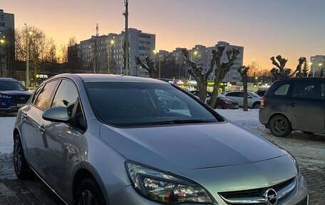 Opel Astra J, 2013 год, 710 000 рублей, 2 фотография