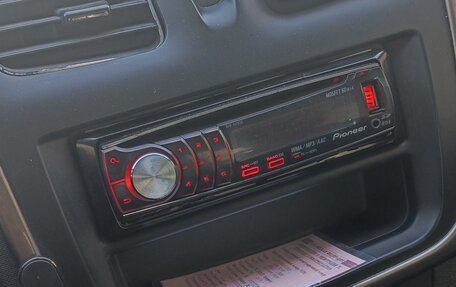 Renault Logan II, 2016 год, 555 000 рублей, 7 фотография