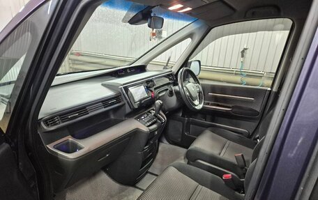 Honda Stepwgn IV, 2016 год, 2 000 000 рублей, 11 фотография