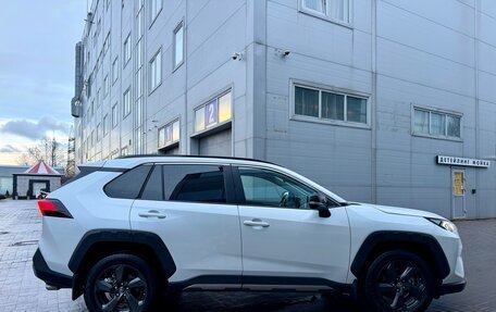Toyota RAV4, 2022 год, 3 650 000 рублей, 6 фотография