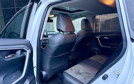 Toyota RAV4, 2022 год, 3 650 000 рублей, 12 фотография