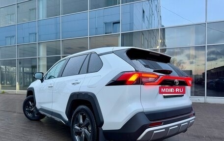 Toyota RAV4, 2022 год, 3 650 000 рублей, 4 фотография