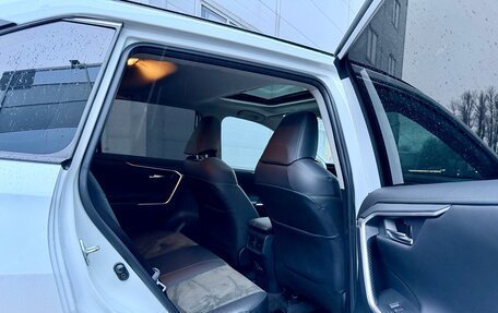 Toyota RAV4, 2022 год, 3 650 000 рублей, 13 фотография