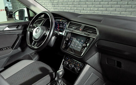 Volkswagen Tiguan II, 2017 год, 2 700 000 рублей, 17 фотография