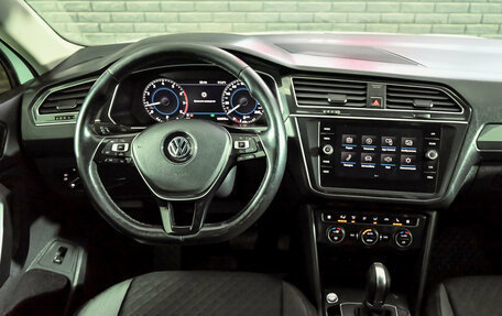 Volkswagen Tiguan II, 2017 год, 2 700 000 рублей, 16 фотография