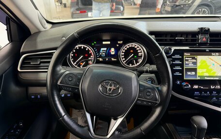 Toyota Camry, 2020 год, 2 900 000 рублей, 11 фотография