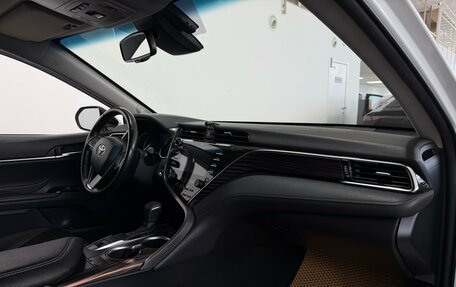 Toyota Camry, 2020 год, 2 900 000 рублей, 10 фотография