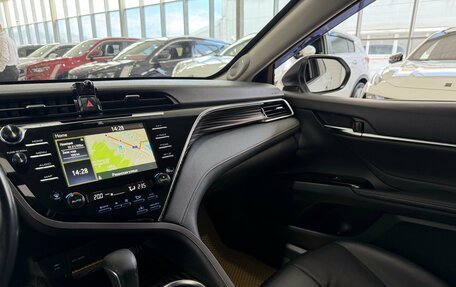 Toyota Camry, 2020 год, 2 900 000 рублей, 13 фотография