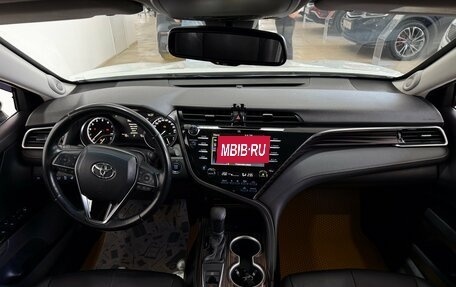 Toyota Camry, 2020 год, 2 900 000 рублей, 9 фотография