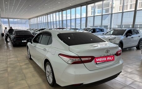 Toyota Camry, 2020 год, 2 900 000 рублей, 6 фотография