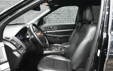 Ford Explorer VI, 2018 год, 3 590 000 рублей, 18 фотография