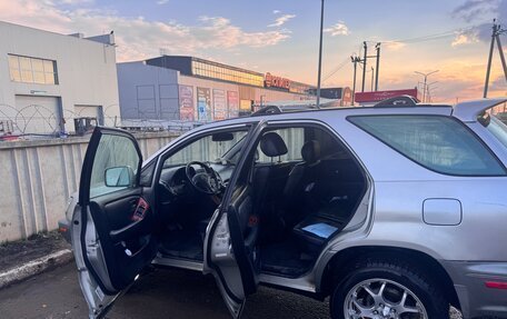 Lexus RX IV рестайлинг, 2001 год, 1 500 000 рублей, 6 фотография