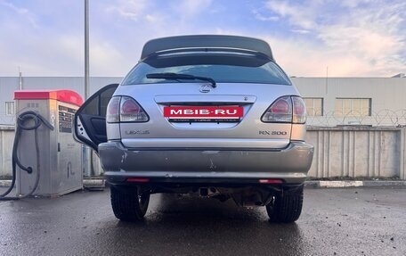 Lexus RX IV рестайлинг, 2001 год, 1 500 000 рублей, 3 фотография