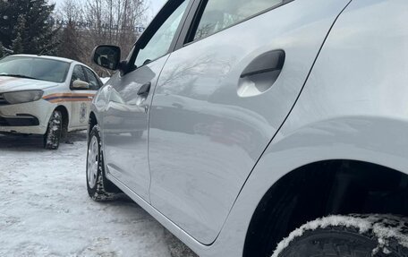 Renault Logan II, 2015 год, 650 000 рублей, 1 фотография