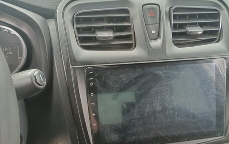 Renault Logan II, 2019 год, 690 000 рублей, 7 фотография