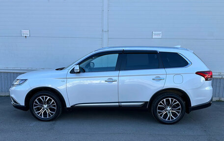 Mitsubishi Outlander III рестайлинг 3, 2018 год, 2 700 000 рублей, 5 фотография