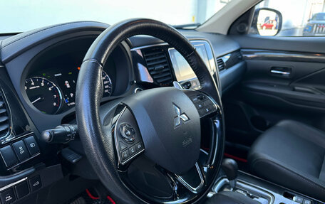 Mitsubishi Outlander III рестайлинг 3, 2018 год, 2 700 000 рублей, 8 фотография