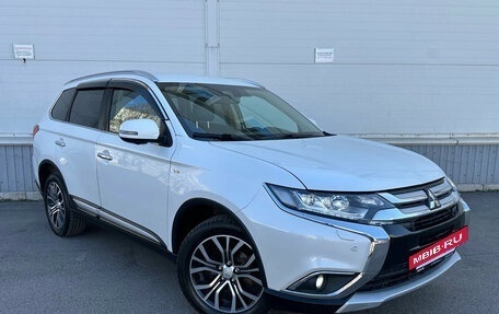 Mitsubishi Outlander III рестайлинг 3, 2018 год, 2 700 000 рублей, 2 фотография
