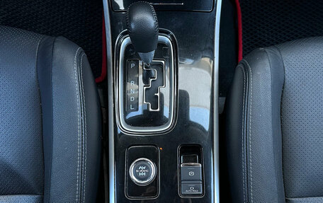 Mitsubishi Outlander III рестайлинг 3, 2018 год, 2 700 000 рублей, 21 фотография