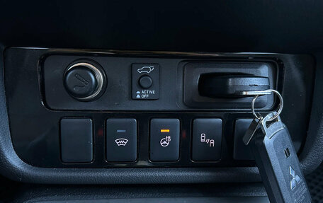 Mitsubishi Outlander III рестайлинг 3, 2018 год, 2 700 000 рублей, 20 фотография