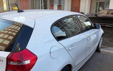 BMW 1 серия, 2011 год, 690 000 рублей, 4 фотография