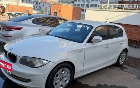 BMW 1 серия, 2011 год, 690 000 рублей, 2 фотография