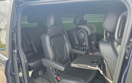 Mercedes-Benz V-Класс, 2018 год, 6 150 000 рублей, 4 фотография