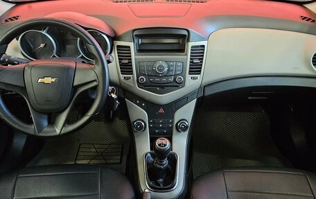 Chevrolet Cruze II, 2012 год, 645 000 рублей, 9 фотография