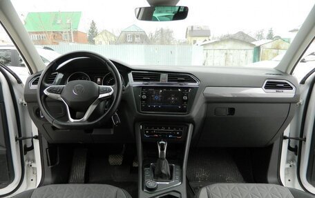 Volkswagen Tiguan II, 2021 год, 3 590 000 рублей, 5 фотография