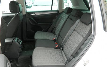 Volkswagen Tiguan II, 2021 год, 3 590 000 рублей, 4 фотография