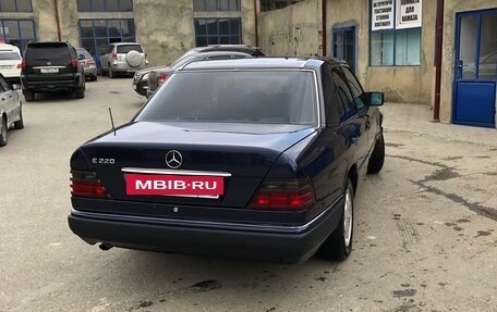 Mercedes-Benz E-Класс, 1994 год, 650 000 рублей, 6 фотография