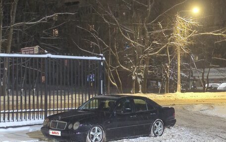 Mercedes-Benz E-Класс, 1998 год, 600 000 рублей, 3 фотография