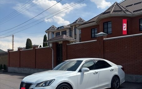 Toyota Crown, 2016 год, 2 600 000 рублей, 2 фотография