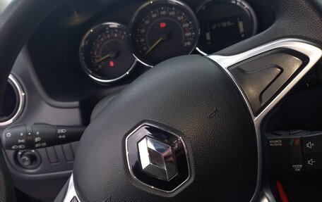 Renault Logan II, 2019 год, 920 000 рублей, 5 фотография