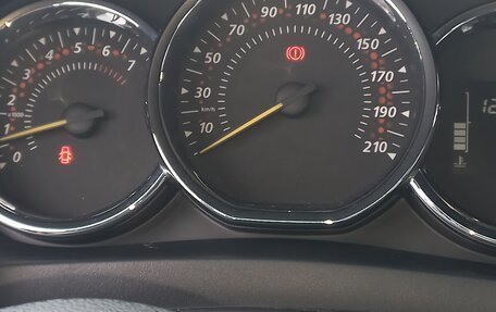 Renault Logan II, 2019 год, 920 000 рублей, 6 фотография