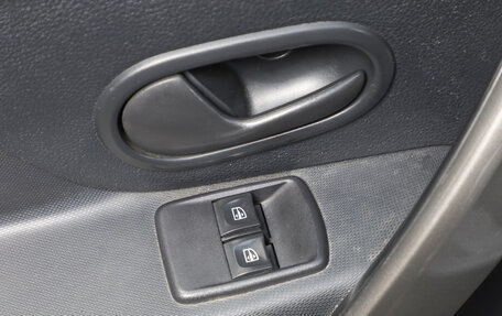 Renault Logan II, 2018 год, 799 000 рублей, 8 фотография