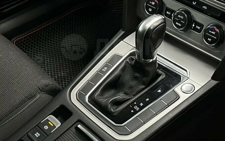 Volkswagen Passat B8 рестайлинг, 2015 год, 1 397 000 рублей, 13 фотография