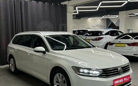 Volkswagen Passat B8 рестайлинг, 2015 год, 1 397 000 рублей, 6 фотография
