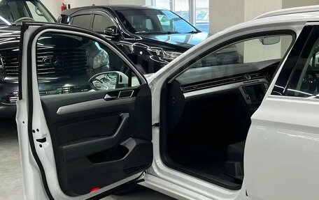 Volkswagen Passat B8 рестайлинг, 2015 год, 1 397 000 рублей, 22 фотография