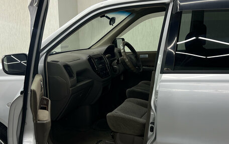 Mitsubishi Dion I рестайлинг, 2002 год, 647 000 рублей, 17 фотография