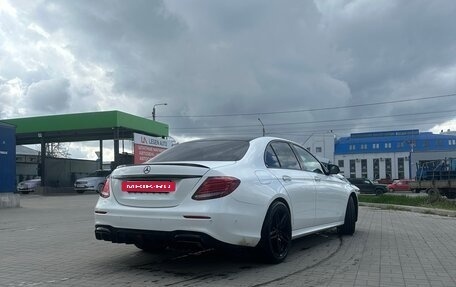 Mercedes-Benz E-Класс, 2016 год, 1 400 000 рублей, 3 фотография