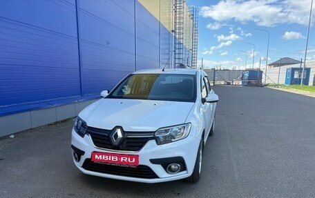 Renault Logan II, 2021 год, 900 000 рублей, 1 фотография