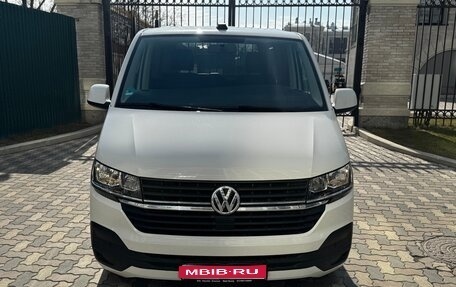 Volkswagen Multivan T6 рестайлинг, 2020 год, 4 220 000 рублей, 1 фотография