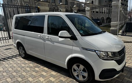Volkswagen Multivan T6 рестайлинг, 2020 год, 4 220 000 рублей, 2 фотография