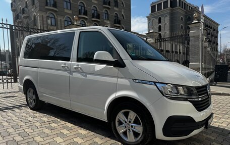 Volkswagen Multivan T6 рестайлинг, 2020 год, 4 220 000 рублей, 4 фотография