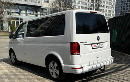 Volkswagen Multivan T6 рестайлинг, 2020 год, 4 220 000 рублей, 10 фотография