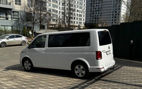 Volkswagen Multivan T6 рестайлинг, 2020 год, 4 220 000 рублей, 9 фотография
